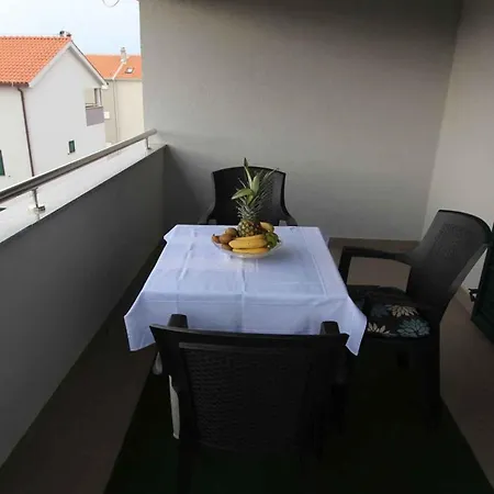 Malinska, Krk 2 *