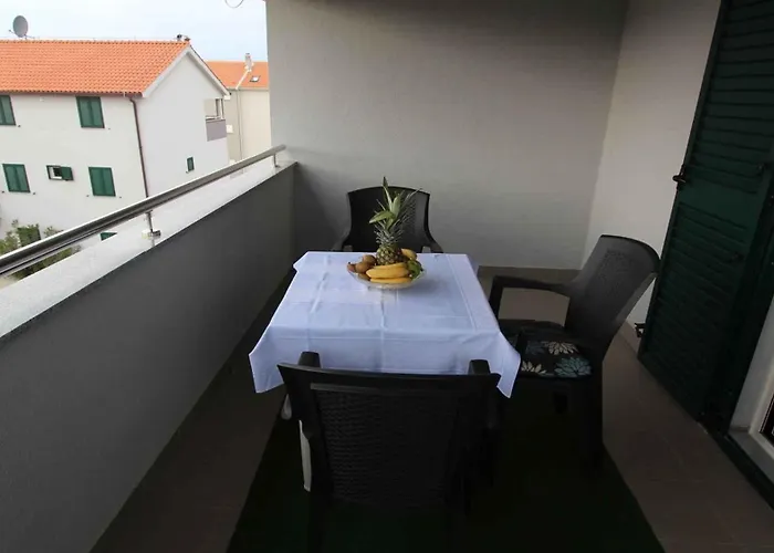 Malinska, Krk 2 *